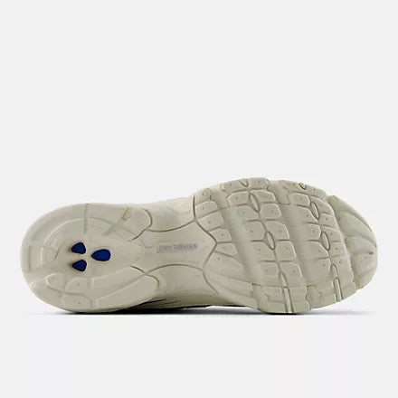 NEW BALANCE 740 Women